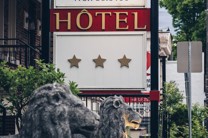 Hotel 2 of 102