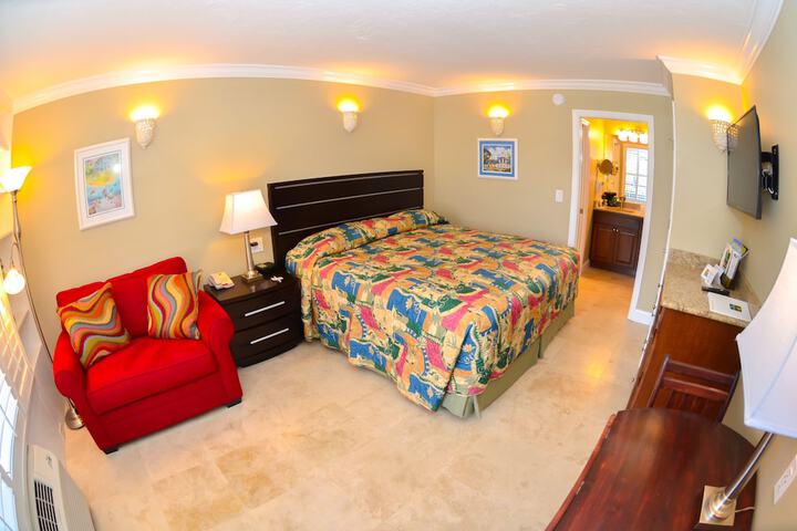 Room 16 of 40