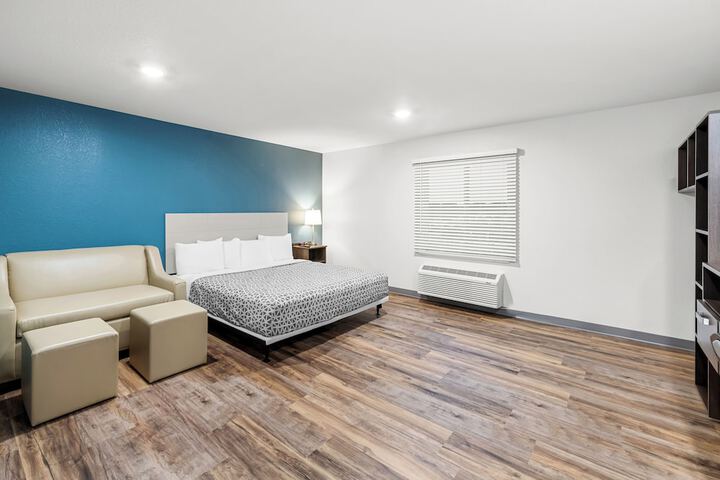 Room 12 of 20