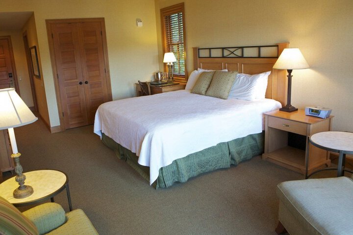 Room 27 of 48