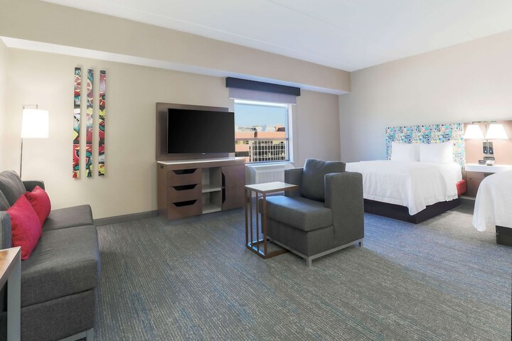 Hampton Inn & Suites Pittsburgh-Downtown
