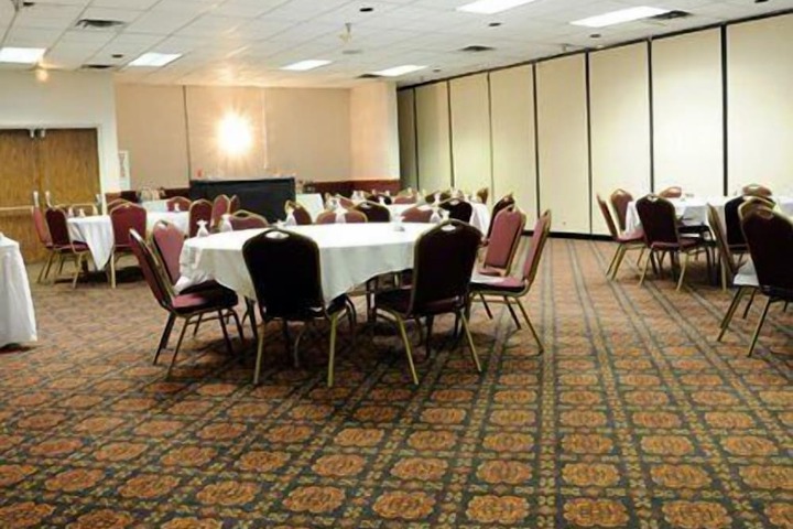 Quality Inn & Suites Palm Island Indoor Waterpark