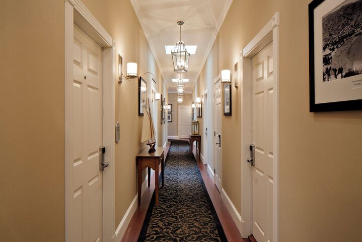 Snug Harbor Inn
