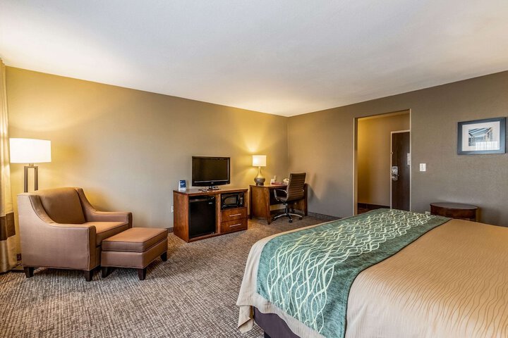 Room 27 of 47