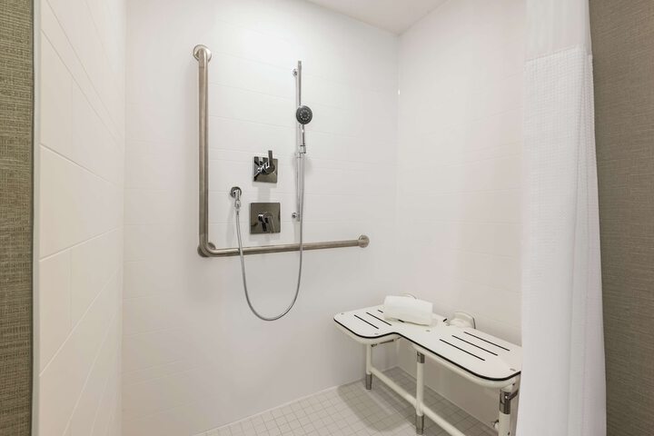 Room 28 of 64