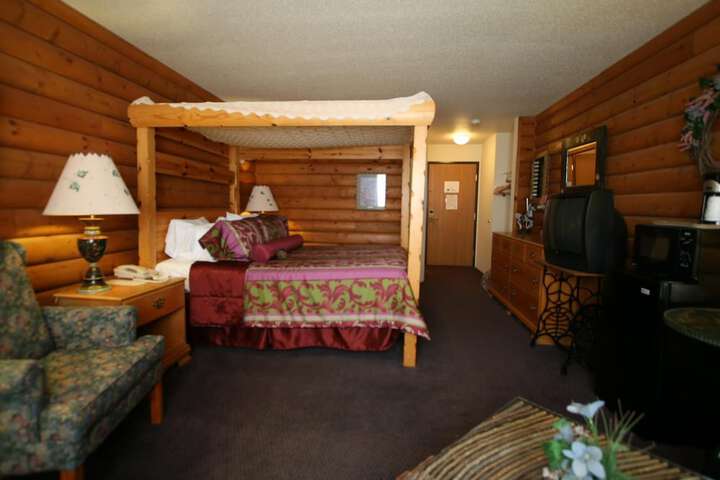 Room 18 of 25