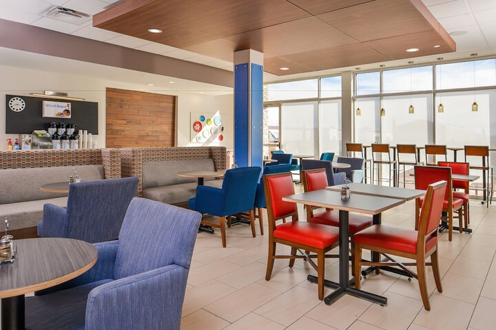Holiday Inn Express & Suites Van Horn by IHG