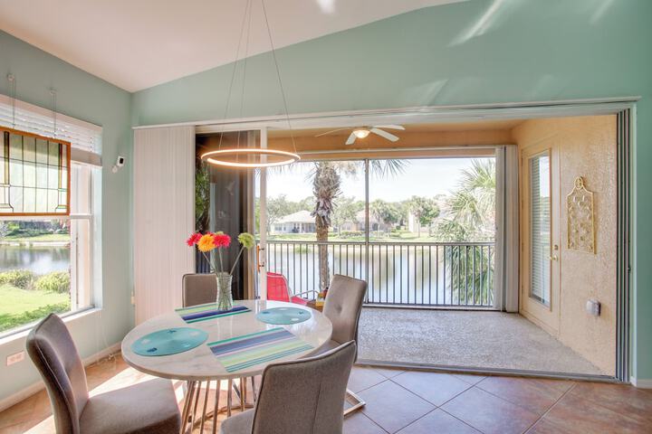3 Mi to Dtwn Fort Myers: Condo w / Pool & Hot Tub