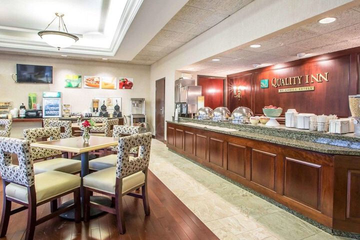Quality Inn Schaumburg - Chicago near the Mall