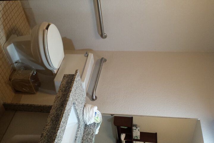 Room 6 of 19