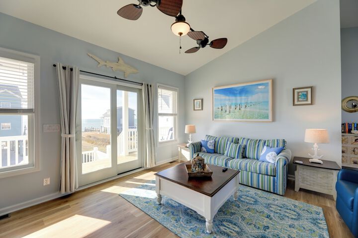 Waterview Home w / Sunset & Lighthouse Views