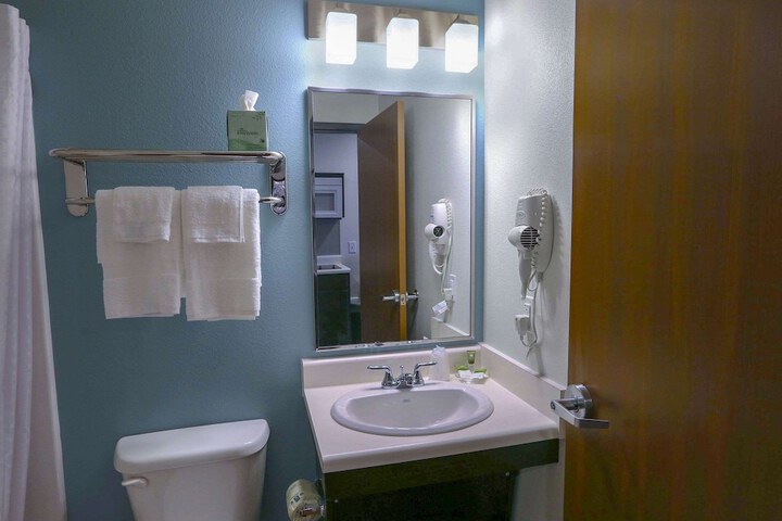 Room 25 of 33