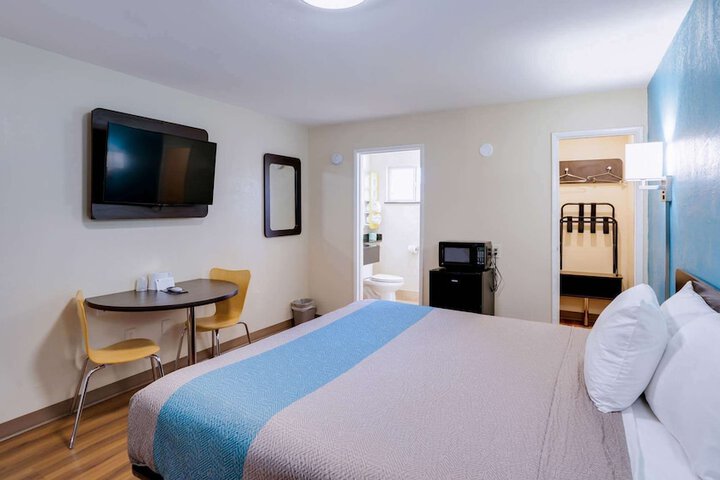 Room 25 of 26