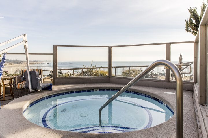 Cottage Inn by The Sea