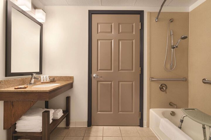 Room 25 of 51