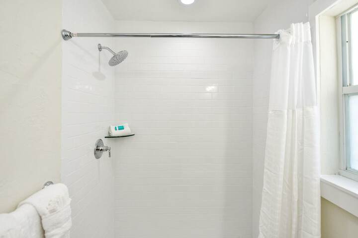 Room 85 of 290