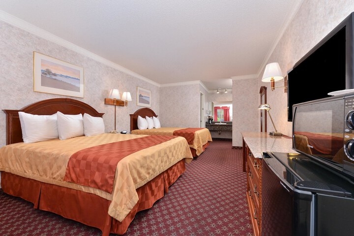 Room 12 of 18