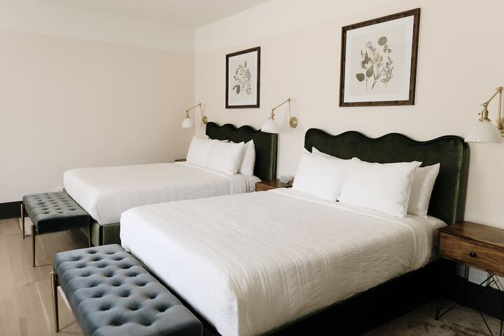 Room 12 of 27