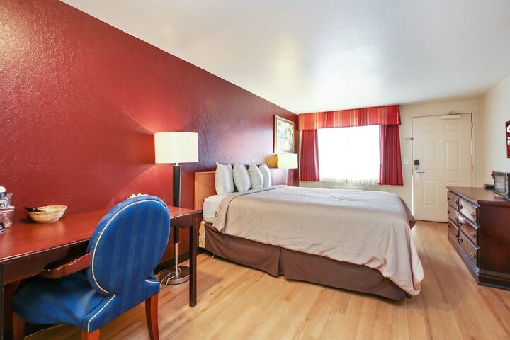 Room 11 of 23