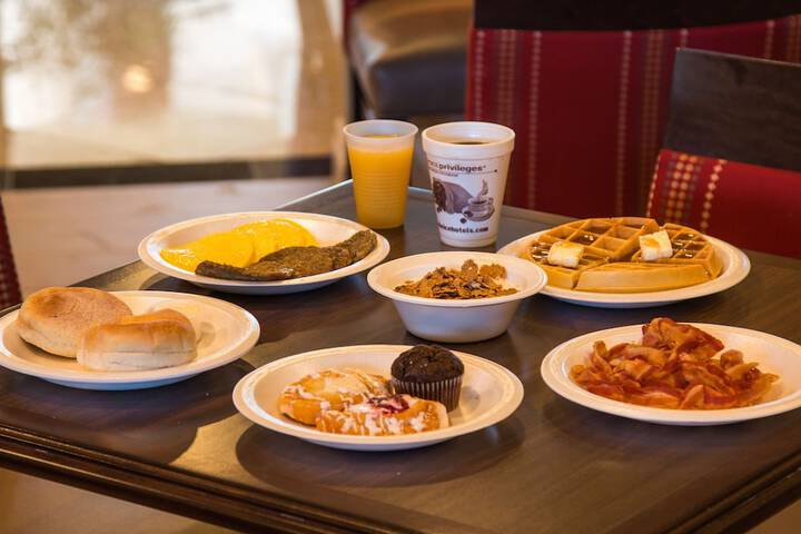 Breakfast/Coffee Service 32 of 38