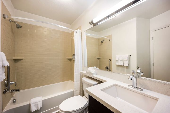 Sonesta Simply Suites Arlington Entertainment District