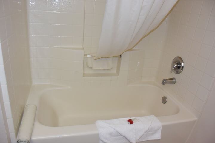 Travelodge Suites by Wyndham Newberg
