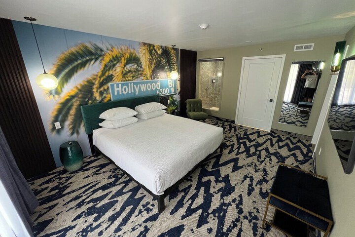 Lighthouse Inn & Suites