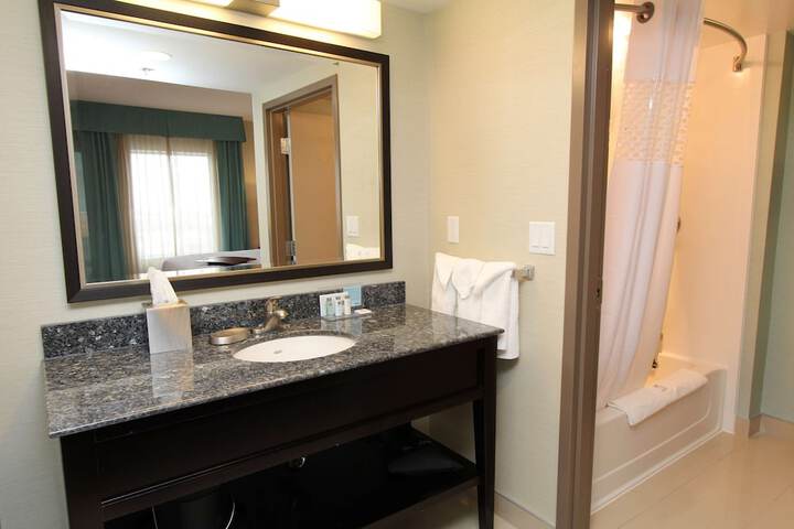 Hampton Inn & Suites by Hilton St. Johns Airport