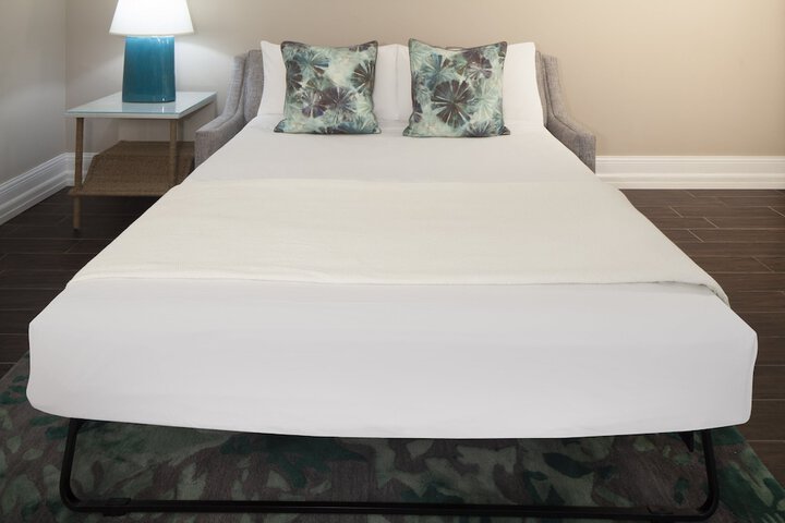Pier House Resort & Spa