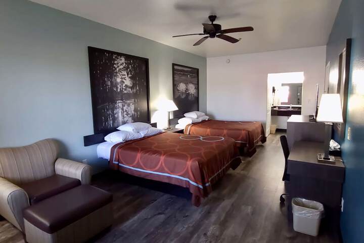 Room 12 of 18