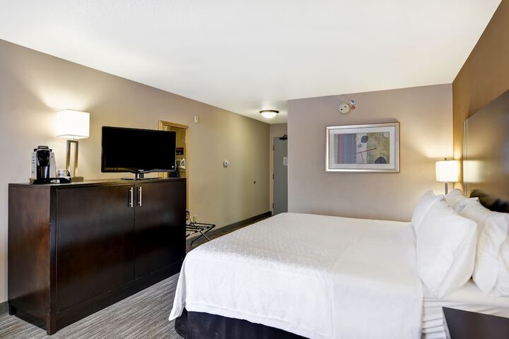 Room 43 of 65