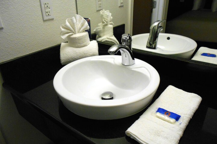 Room 19 of 28
