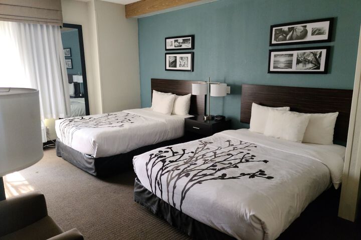 Room 9 of 15