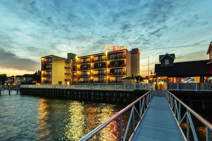Hotel 3 of 43