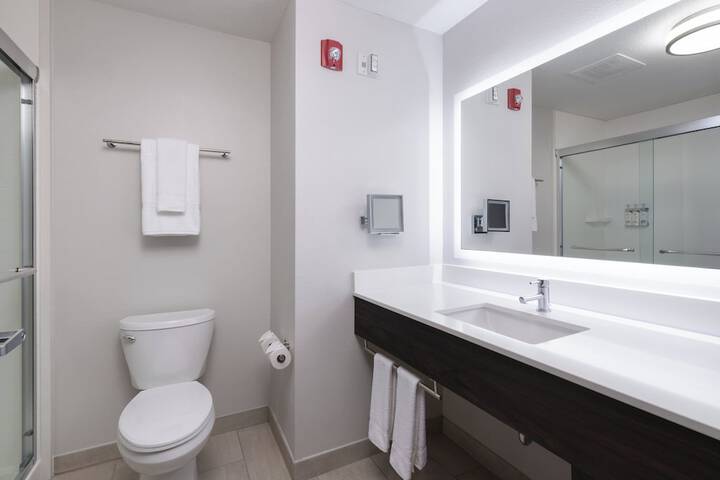 Holiday Inn Express & Suites Lakeland South by IHG