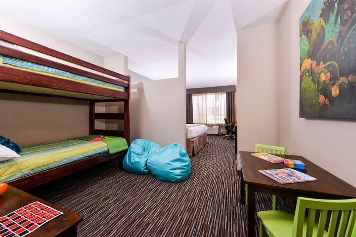 Holiday Inn Express & Suites Indio - Coachella Valley by IHG
