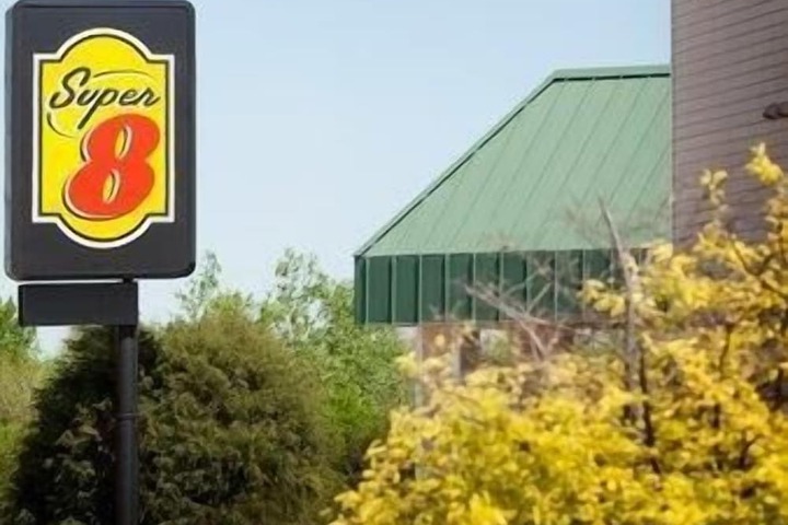 Super 8 by Wyndham Garland / Rowlett/East Dallas Area