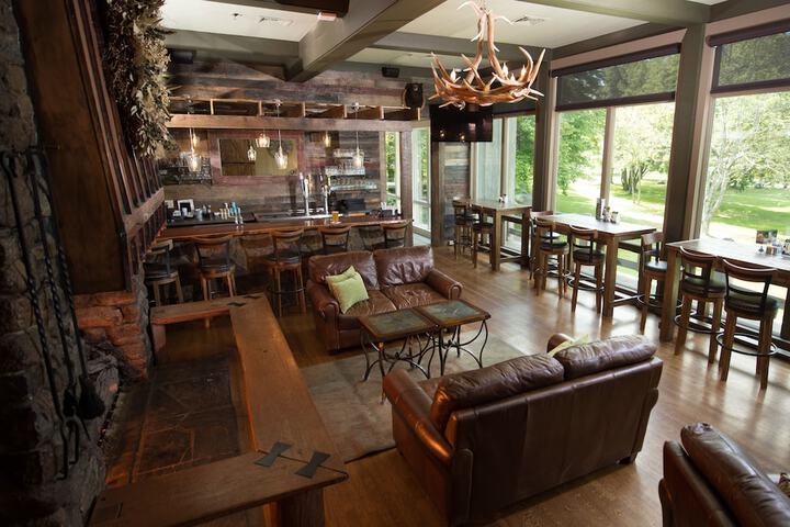 Lounge 29 of 41