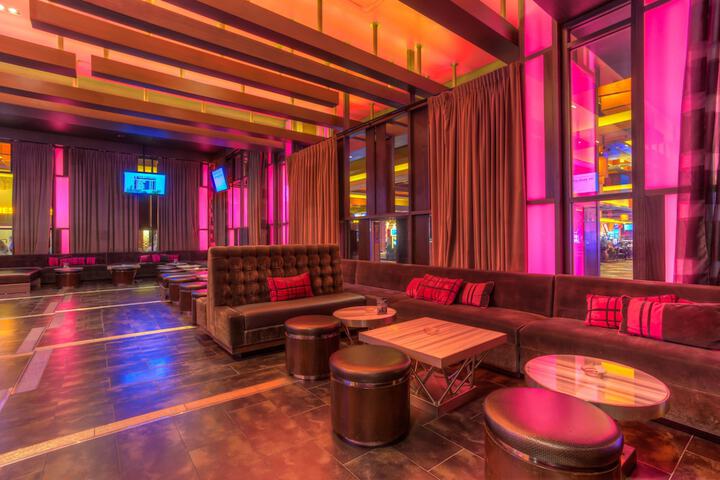 Lounge 41 of 47