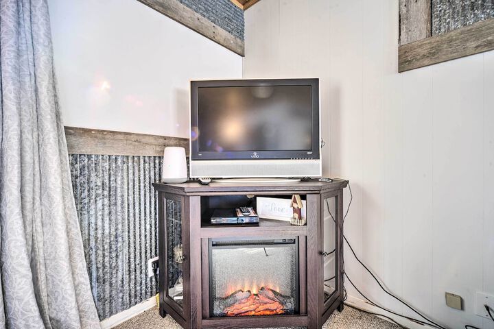 Family Home - Walk to Town & Balsam Lake!
