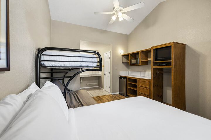 Room 21 of 65