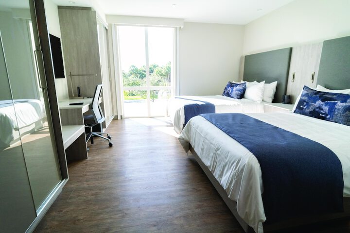 Room 15 of 32