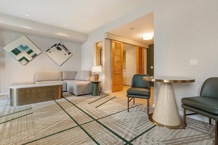 Room 48 of 85