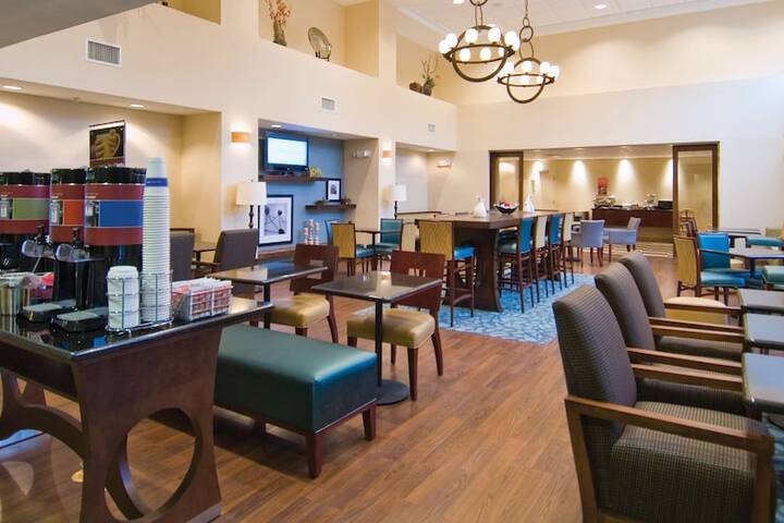 Hampton Inn & Suites Baton Rouge / Port Allen