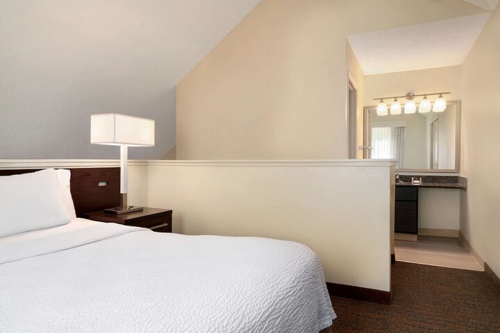 Room 15 of 35