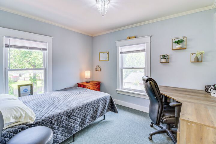 Walkable Abode in Stroudsburgs Business District!