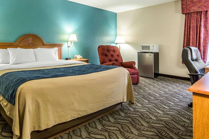 Room 4 of 25