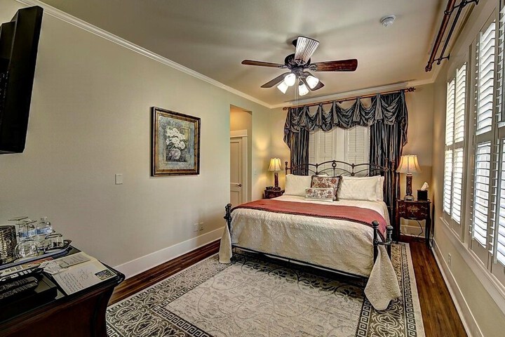 The Good House B & B