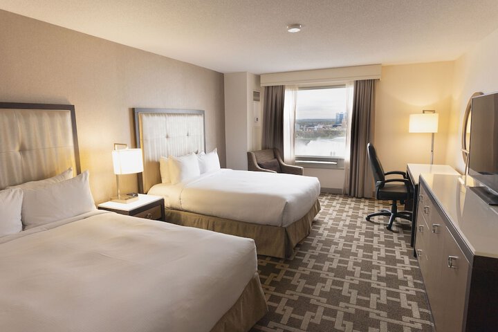 Hilton Niagara Falls / Fallsview Hotel & Suites