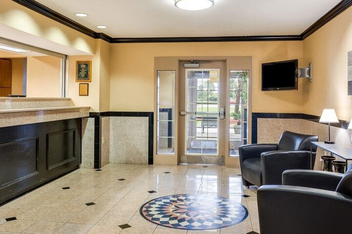 Suburban Studios Avondale